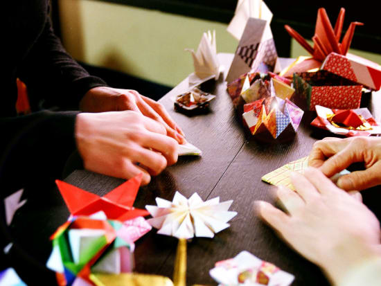 折り紙体験 京町家 わくわく館 で体験する日本文化 英語催行 京都の観光 遊び 体験 レジャー専門予約サイト Veltra ベルトラ