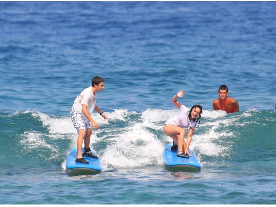 ハワイ島 サーフィンレッスン　カハルウビーチパークで波乗り体験！グループからマンツーマンのプライベートレッスンあり＜英語インストラクター／現地集合＞