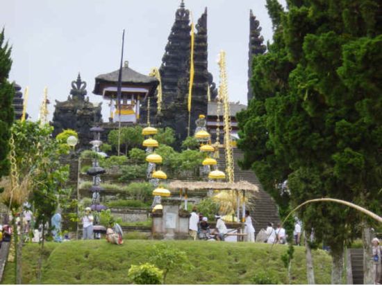 【貸切】バリ島東部マニアック観光ツアー！水の王宮タマン・ウジュン＋アンラプラの街＋水の離宮ティルタ・ガンガ＋ブサキ寺院＜1日／日本語ガイド＞