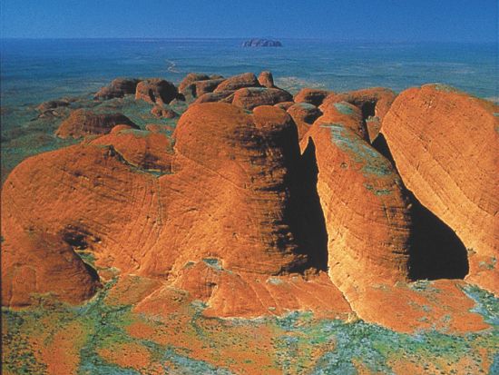 【空港送迎】エアーズロック空港 ⇔ エアーズロックリゾート　チェックインのサポート付き ＜貸切／日本語ガイド＞ ※車1台あたり料金