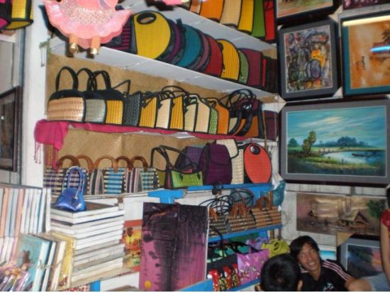 キリング・フィールド＆ロシアン・マーケット半日チャーターツアー ＜貸切／日本語ガイド／プノンペン発＞