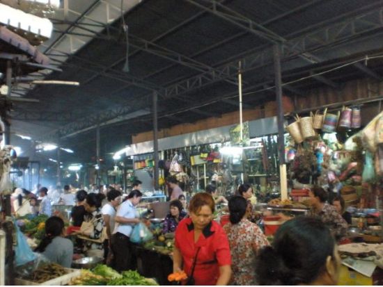 ショッピングとメコン川・クルーズ　半日チャーターツアー＜貸切／プノンペン発＞