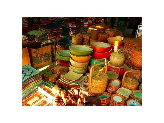 バンテアイスレイ・サムレ・伝統的な民家訪問・トンレサップ湖ボートクルーズ・オールドマーケット観光ツアー＜夕陽鑑賞付＞