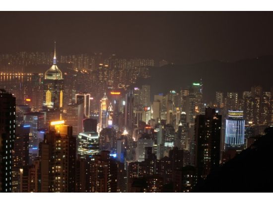 香港ナイトツアー　摩天楼の絶景に感動！ビクトリアピーク夜景観賞＋ピークトラム乗車＜日本語ガイド／トラム乗車券付き＞