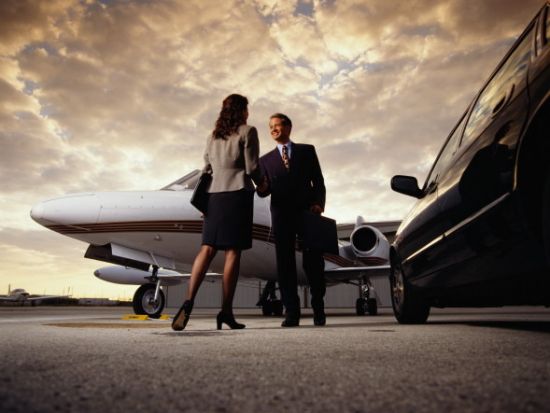 【空港送迎】ダニエル・K・イノウエ国際空港（旧ホノルル国際空港）⇔ ワイキキ・コオリナ地区ホテル 選べる車種！貸切送迎サービス