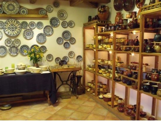 世界遺産ホッローケーとグドゥルー宮殿を尋ねる1日観光＜日本語ガイド／昼食付き／ブダペスト発＞