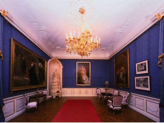 世界遺産ホッローケーとグドゥルー宮殿を尋ねる1日観光＜日本語ガイド／昼食付き／ブダペスト発＞