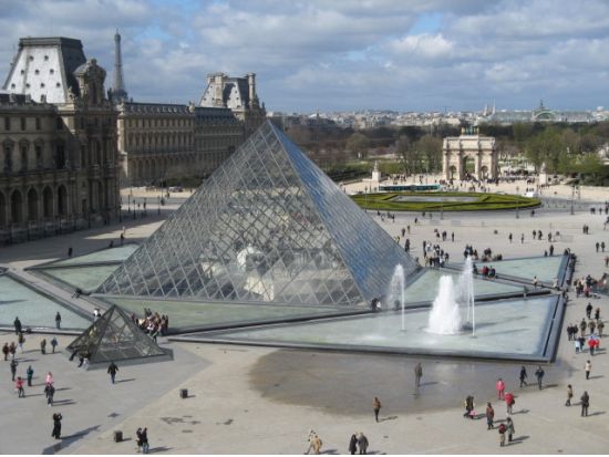 ルーブル美術館 プライベートツアー　政府公認日本語ガイドがご案内！＜約3.5時間／定員6名＞ by EMI