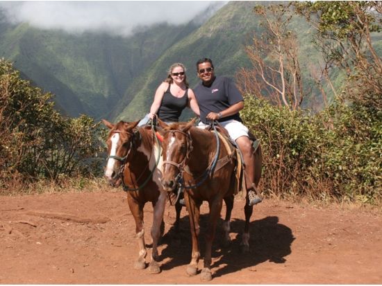 乗馬ツアー　ワイへエ渓谷を巡り、ハレアカラ山頂も望む＜午前・午後／英語ガイド＞
