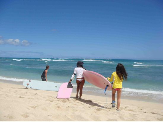 サーフィン・レッスン　アラモアナ・ビーチ･パーク　3歳から参加できる！ by サーフHNL