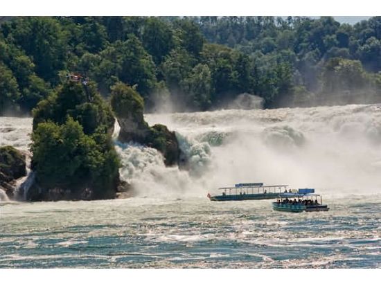 ヨーロッパ最大の滝　ライン滝 半日観光ツアー ＜チューリッヒ発＞