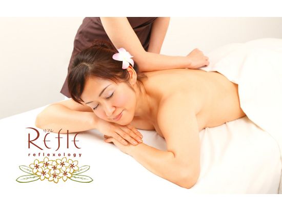 ロミロミマッサージ by リフレハワイ　日本式マッサージを取り入れたボディから足裏まで全身のリフレッシュコース ＜Tギャラリア（免税店）付近＞