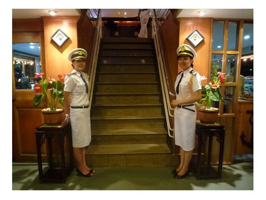 サイゴン川ディナークルーズ　大型船インドシナ号 　シクロ乗車体験付きプランあり＜日本語ガイド選択可＞