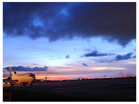 セスナ（小型飛行機）遊覧飛行 ロマンチックな夜景鑑賞でナイトクルージング＜貸切／25分＞