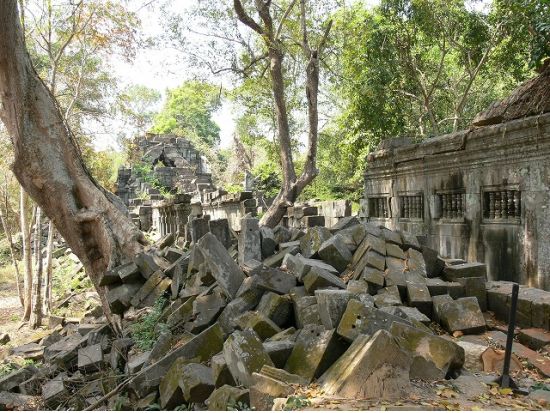 ベンメリア+クバール・スピアン+ロリュオス遺跡群　郊外遺跡探検ツアー＜選べる混載または貸切／昼食付＞