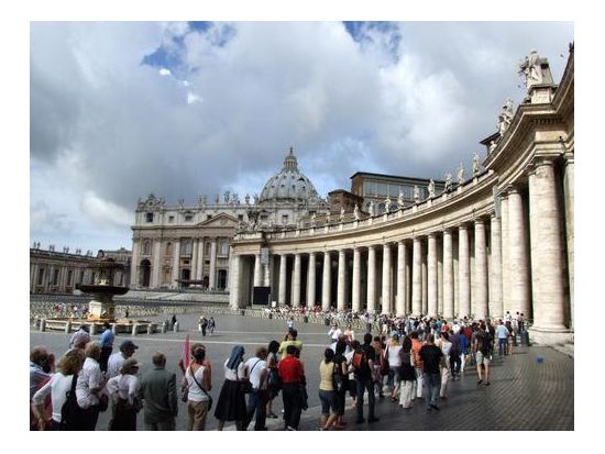 【優先入場】ヴァチカン美術館＋システィーナ礼拝堂 半日ツアー 市内循環バスチケット付＜混載／午前or午後／約3時間／日本語or英語ガイド＞