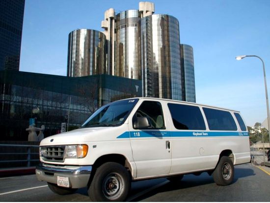 ソーファイ・スタジアム＆ザ・フォーラム　往復送迎シャトル ＜乗合／選べる出発地＞