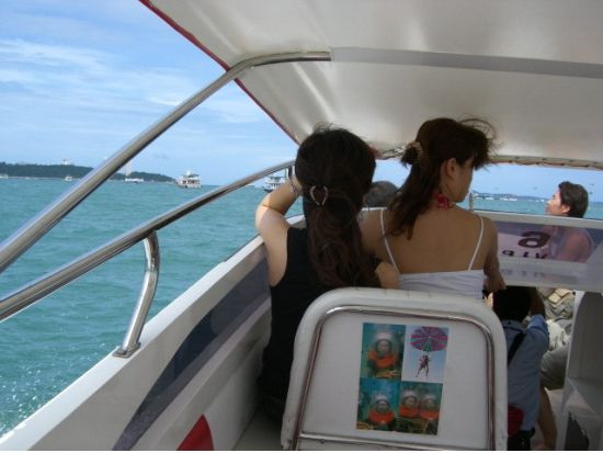 ラン島 日帰りツアー 透明度バツグン！離島でリゾート体験＜日本語ガイド／昼食付プランあり／バンコク発＞