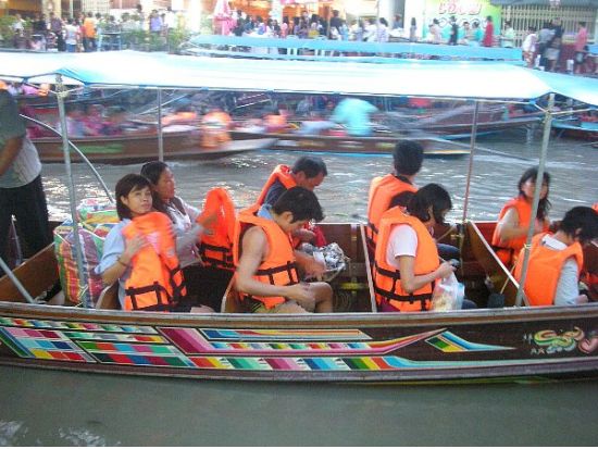 水上マーケット(アンパワー)＋感動のホタル観賞ナイトクルージング＜金、土、日／午後／日本語ガイド＞