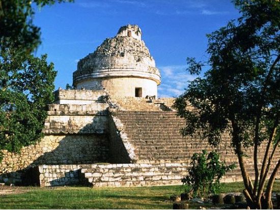 チチェン・イッツァ遺跡＋セノーテ　充実の遺跡見学時間＜ランチビュッフェ／日本語または英語／カンクン発＞