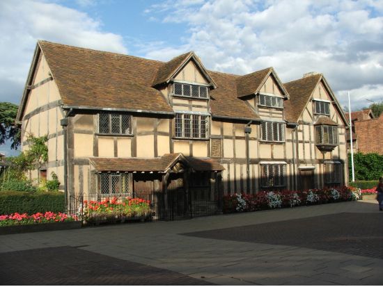 大学都市オックスフォード＆シェイクスピアのストラットフォード＆中世のウォーリック城　日帰りツアー ＜英語ガイド＞ by Evan Evans