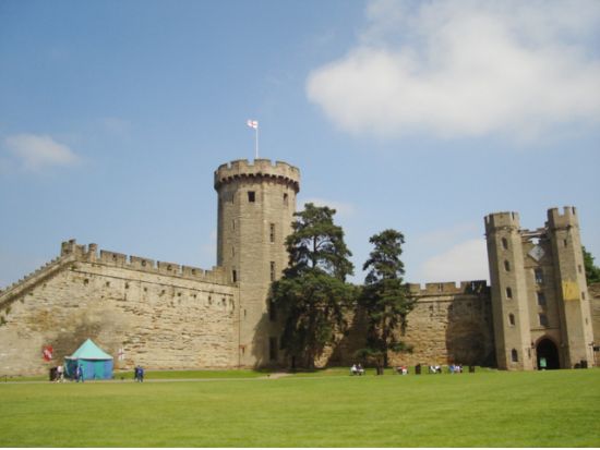 大学都市オックスフォード＆シェイクスピアのストラットフォード＆中世のウォーリック城　日帰りツアー ＜英語ガイド＞ by Evan Evans