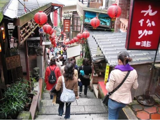 朝の九份ツアー 空いている朝にゆったり観光＆自由時間あり！逸香樓（イーシャンロー）でB級グルメの軽食付きプランがおすすめ＜午前／日本語ガイド＞