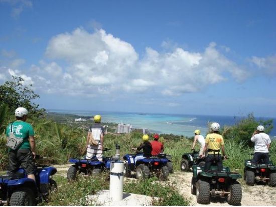 四輪バギー体験　バギーまたはATV　爽快感抜群のオフロードバギーアドベンチャー＜指定ホテル送迎可＞by マリアナストレッキング