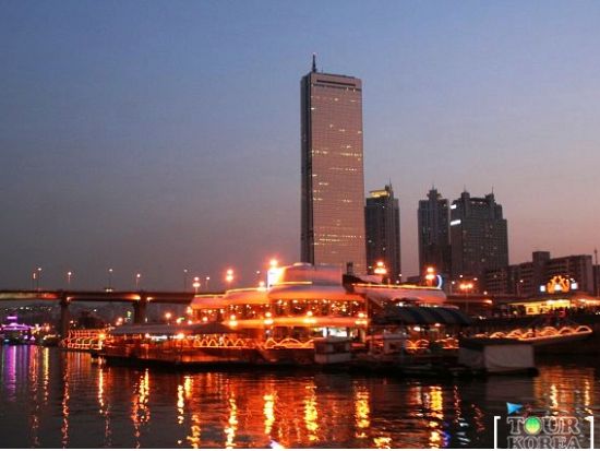 漢江ナイトクルーズ　ライブ演奏を楽しむ夜景観賞　タッカンマリの夕食付き＜日本語ドライバー／明洞解散＞