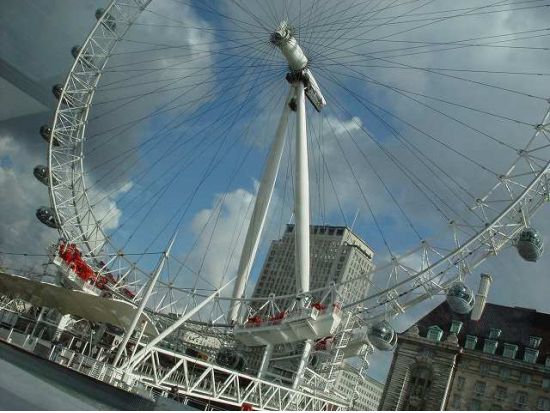 【プライベートツアー】お好きな場所へご案内！ロンドン4時間観光ツアー 地下鉄・バス利用プラン＜日本語＞ by Mybus