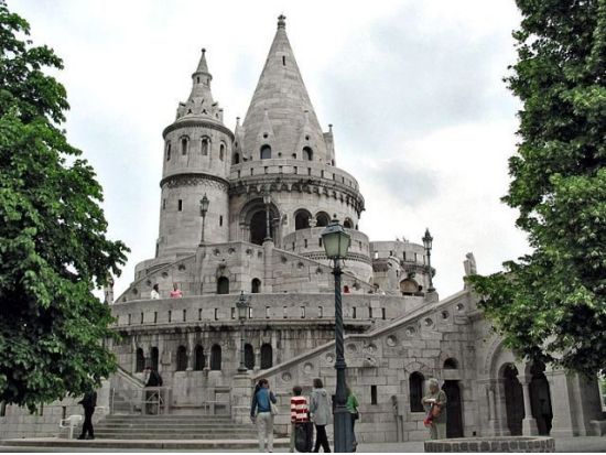 ヨーロッパ最古の地下鉄で行くブダペスト市内観光＜半日／日本語ガイド＞