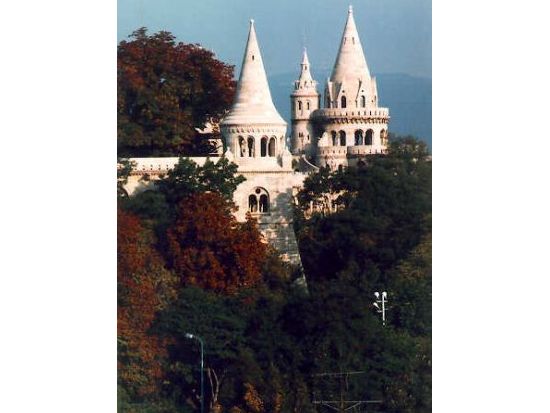 ヨーロッパ最古の地下鉄で行くブダペスト市内観光＜半日／日本語ガイド＞