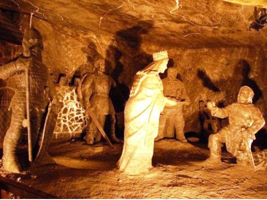 世界遺産 アウシュヴィッツ強制収容所＆ヴィエリチカ岩塩坑　日帰りツアー ＜貸切／日本語アシスタント／クラクフ発＞