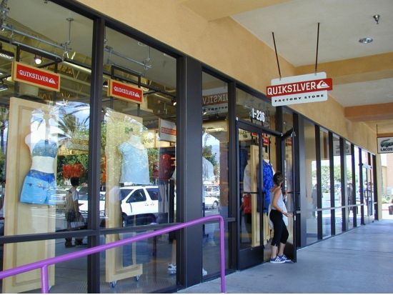 デザートヒルズ・プレミアムアウトレット　往復送迎サービス ＜日本語ドライバー＞