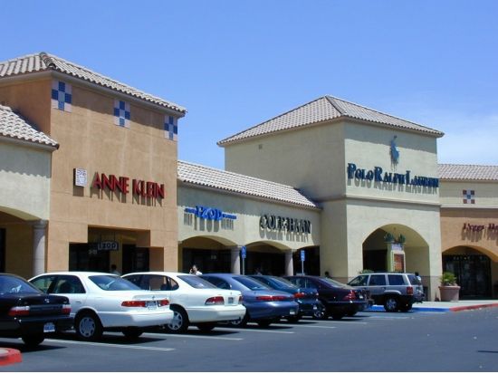 デザートヒルズ・プレミアムアウトレット　往復送迎サービス ＜日本語ドライバー＞