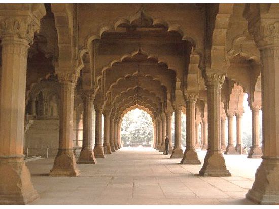 1日でデリー3大世界遺産巡り！レッドフォート＋プラーナ・キラー＋クトゥブミナール＋フマユーン廟＋ロータス寺院＜日本語ガイド／昼食付／入場料込／デリー発＞