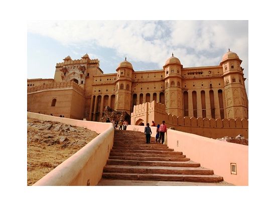 往復車で行く！ジャイプール 日帰りツアー☆＜貸切／日本語ガイド／昼食付／デリー発＞