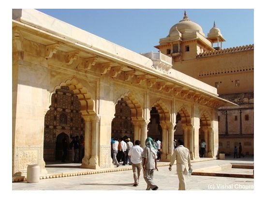 往復車で行く！ジャイプール 日帰りツアー☆＜貸切／日本語ガイド／昼食付／デリー発＞