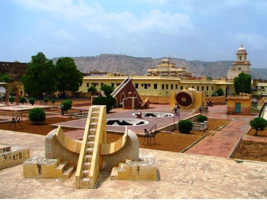 往復車で行く！ジャイプール 日帰りツアー☆＜貸切／日本語ガイド／昼食付／デリー発＞