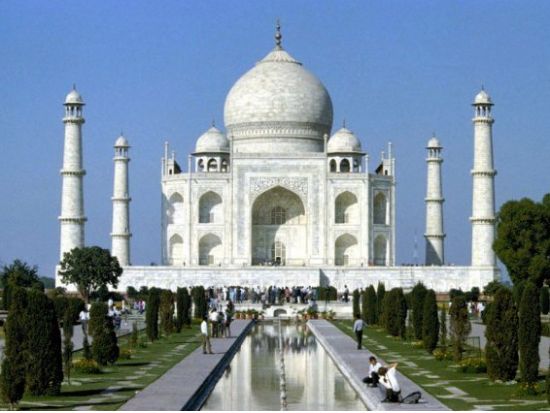 【1泊2日】アグラの3大世界遺産を巡るプライベートツアー＜日本語ガイド／宿泊＆食事付／デリー発＞