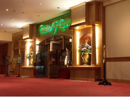 セブで一攫千金！カジノ＆フィリピン料理ディナー☆ローカルモールで1時間半のショッピング付＜セブ島内ホテル送迎付／日本語ガイド／夕食付＞　*21歳以上限定