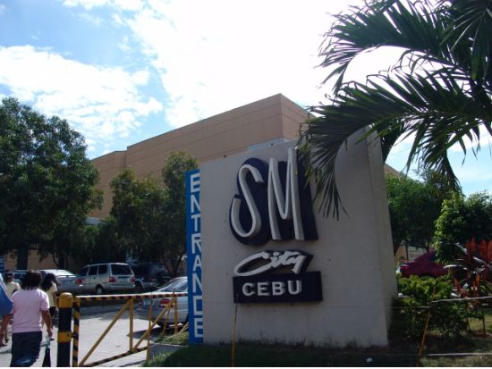 セブ2大モールから選べる！ショッピング（SMorアラヤ）＆地元人気レストラン「ライトハウス」でのフィリピン料理ディナー＜現地ガイド（日本語可）＞