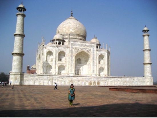 タージマハル＆ガンジス川周遊 2泊3日☆アグラ3大世界遺産＋沐浴風景＆アルティー鑑賞付＜専用車／日本語ガイド／自由時間有／デリー発／空港お送り可＞