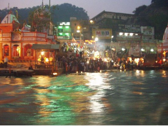 【デリー発】リシュケシュ＆ハリドワール 1泊2日ツアー☆片道列車利用＜日本語ガイド／宿泊＆食事付＞