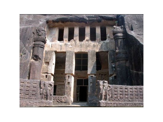 カンヘーリー石窟寺院　日帰り観光＜貸切／日本語ガイド／ムンバイ発＞
