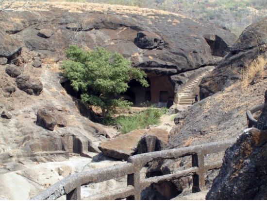 カンヘーリー石窟寺院　日帰り観光＜貸切／日本語ガイド／ムンバイ発＞