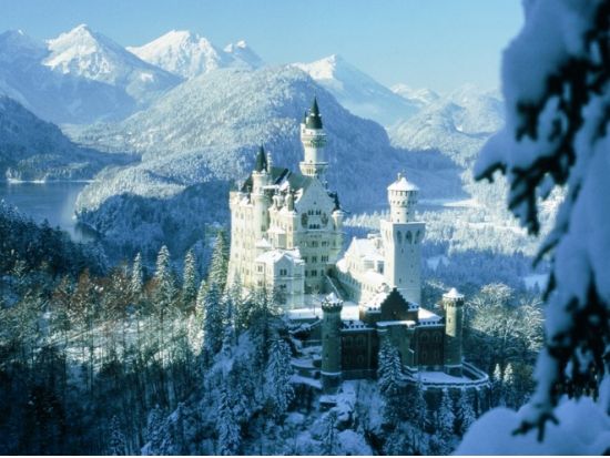 世界遺産：ノイシュバンシュタイン城＆リンダーホーフ城　日帰り観光ツアー ＜8時台出発／英語ガイド／ミュンヘン発＞