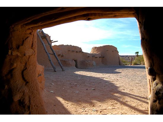バレーオブファイヤー州立公園 日帰り観光ツアー ロスト・シティ博物館訪問　貸切プランあり＜昼食付き／英語ガイド＞ 