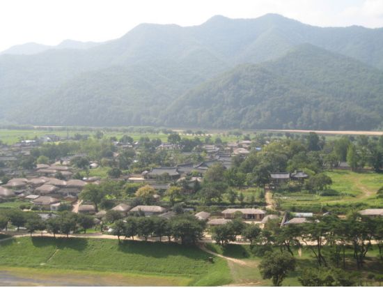 2010年に世界遺産に登録！安東(アンドン)日帰りツアー　河回村＋仮面博物館＋芙蓉臺＋花川書院＜月・水・土／終日／ホテル送迎付／日本語ガイド／名物塩サバ昼食付＞