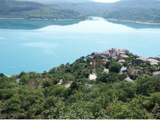 おすすめガイド 井上さんがご案内！ヴェルドン峡谷＋サントクロワ湖＋ムスティエ・サント・マリー 1日観光ツアー＜貸切／日本語／ニース発＞